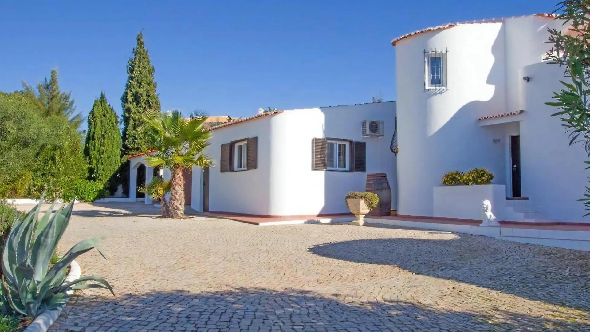 Villa Unica 10